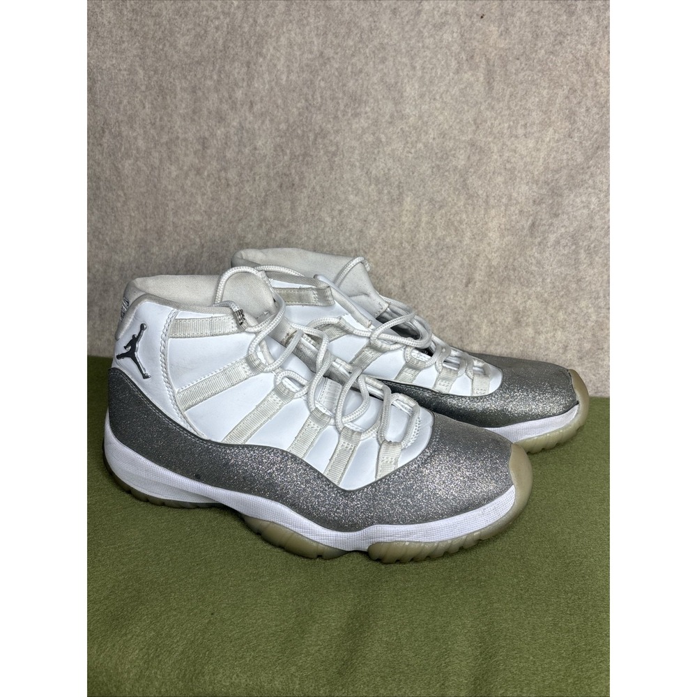 Nike Air Jordan 11 Retro Silver White Gray Womens Sz 8 Athletic Shoes AR0715-100